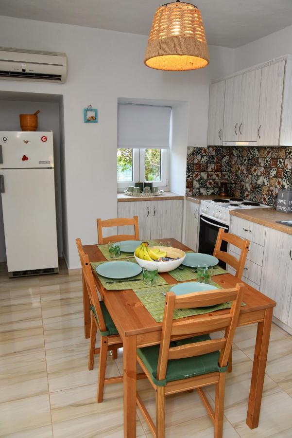 Kampos Family Garden Villa Batsíon Dış mekan fotoğraf
